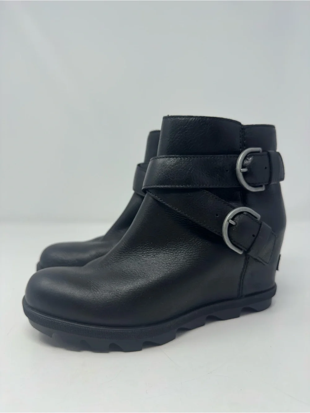 Sorel Joan of Arctic Wedge II Buckle Boot Black Leather Size 7 Ankle Boot Moto